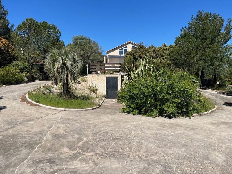 Maison traditionnelle - 250 m² - 12 pièces