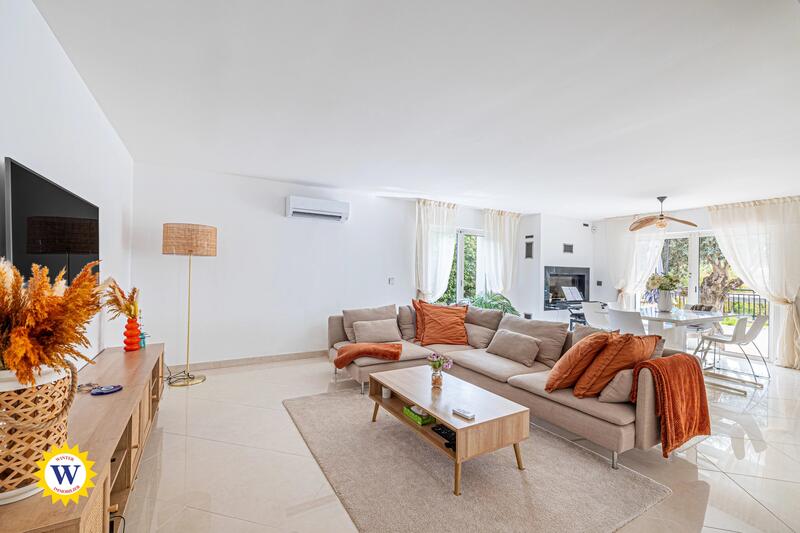 Maison - 198 m² - 7 pièces