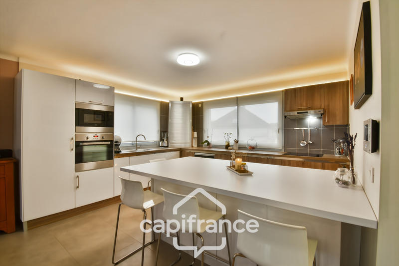 Maison - 187 m² - 7 pièces