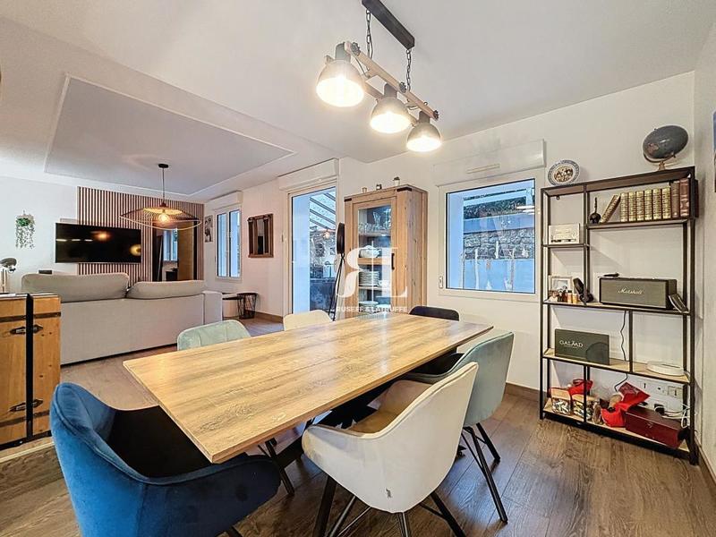 Maison - 145 m² - 6 pièces