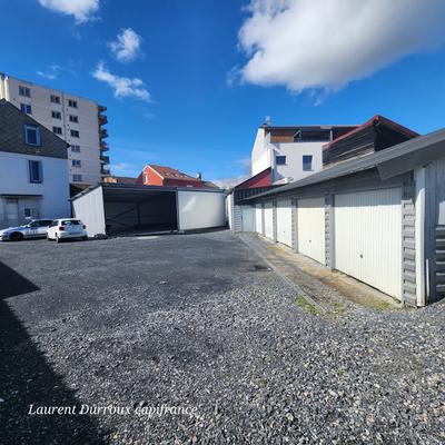 Garage - 367 m²