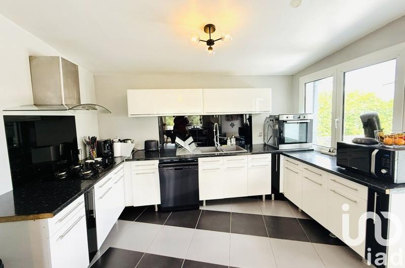 Maison - 135 m² - 8 pièces