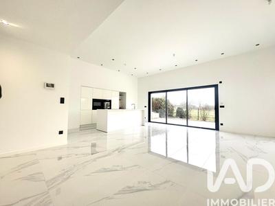 Maison - 142 m² - 5 pièces