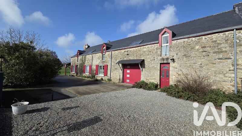 Maison - 226 m² - 8 pièces