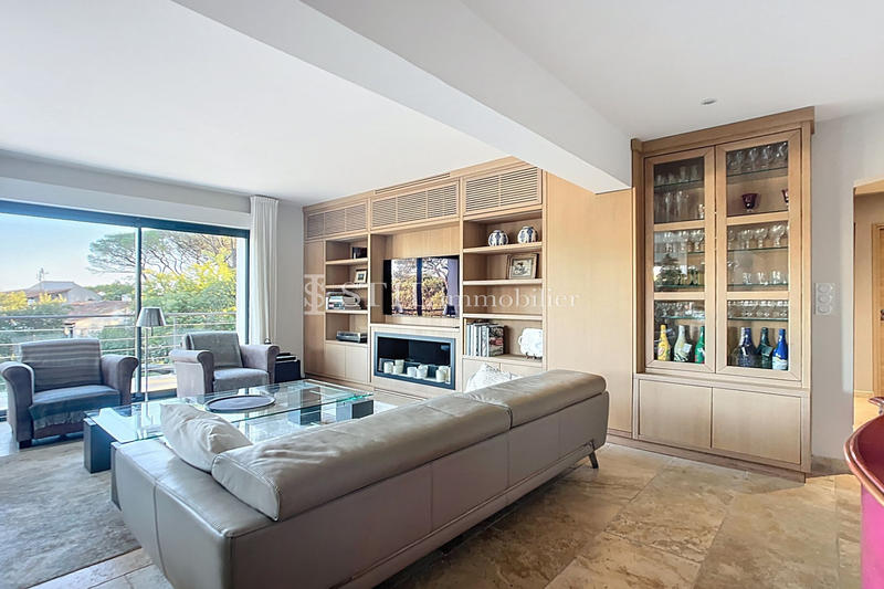 Villa - 270 m² - 6 pièces