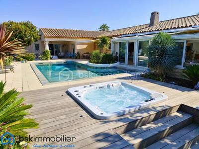 Villa - 237 m² - 6 pièces