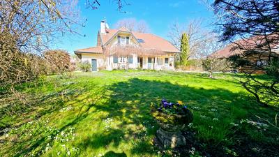 Maison - 241 m² - 7 pièces