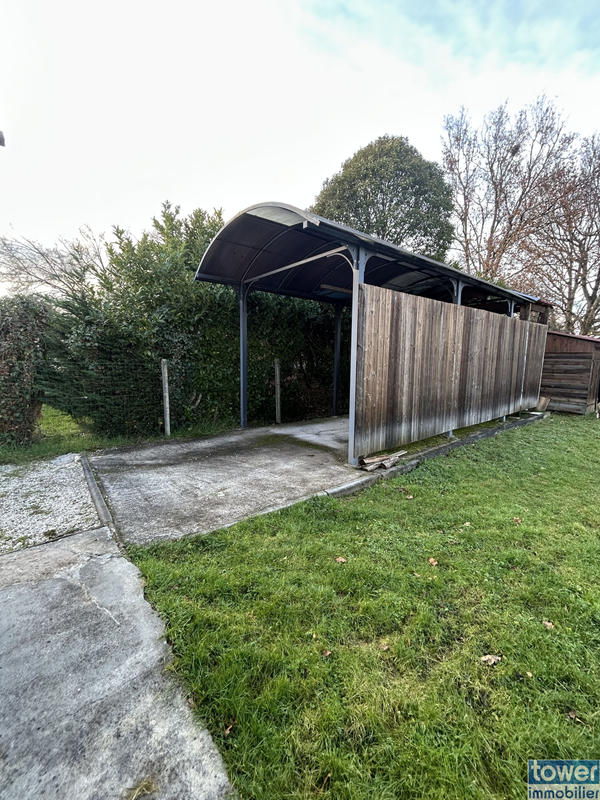 Maison - 240 m² - 8 pièces