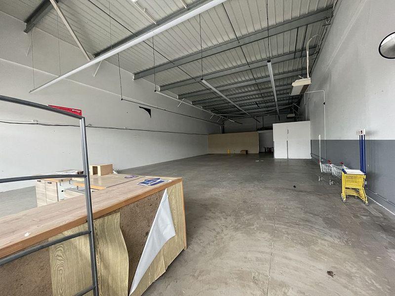 Local commercial - 250 m² - 1 pièce