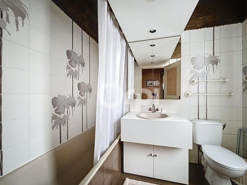 Maison - 327 m² - 6 pièces