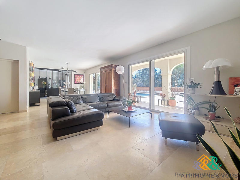 Maison - 187 m² - 5 pièces