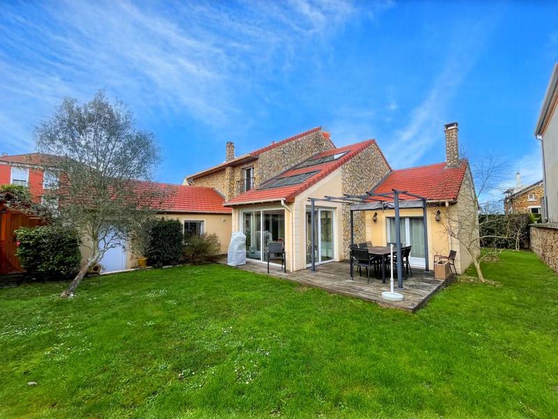 Maison - 184 m² - 5 pièces