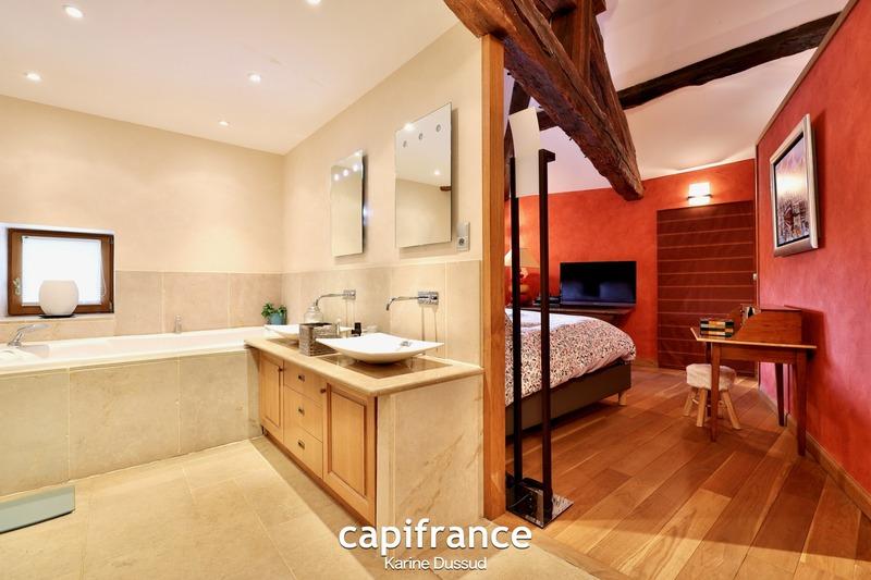 Maison - 220 m² - 7 pièces