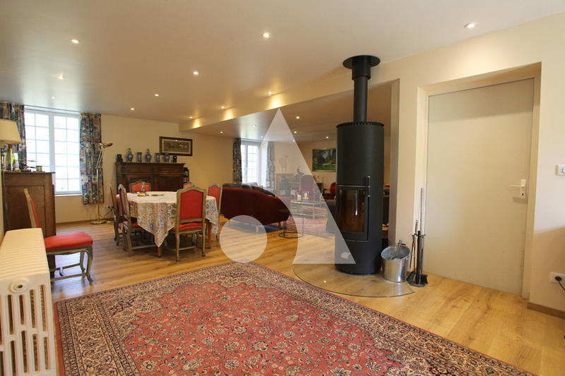 Demeure - 600 m² - 17 pièces