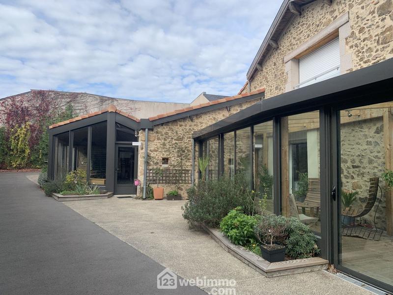 Maison de ville - 417 m² - 20 pièces