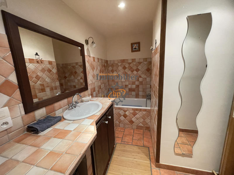 Maison - 233 m² - 8 pièces