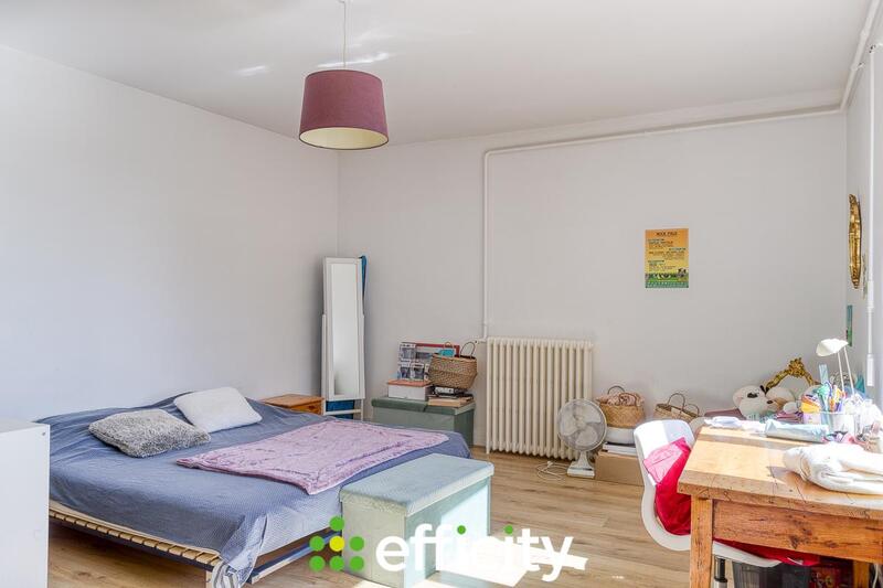 Demeure - 284 m² - 7 pièces