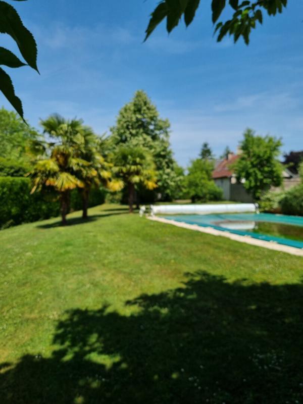 Maison - 270 m² - 10 pièces