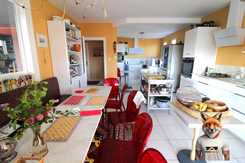 Appartement - 192 m² - 5 pièces