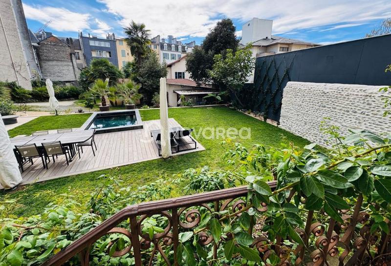 Bureau - 200 m² - 6 pièces