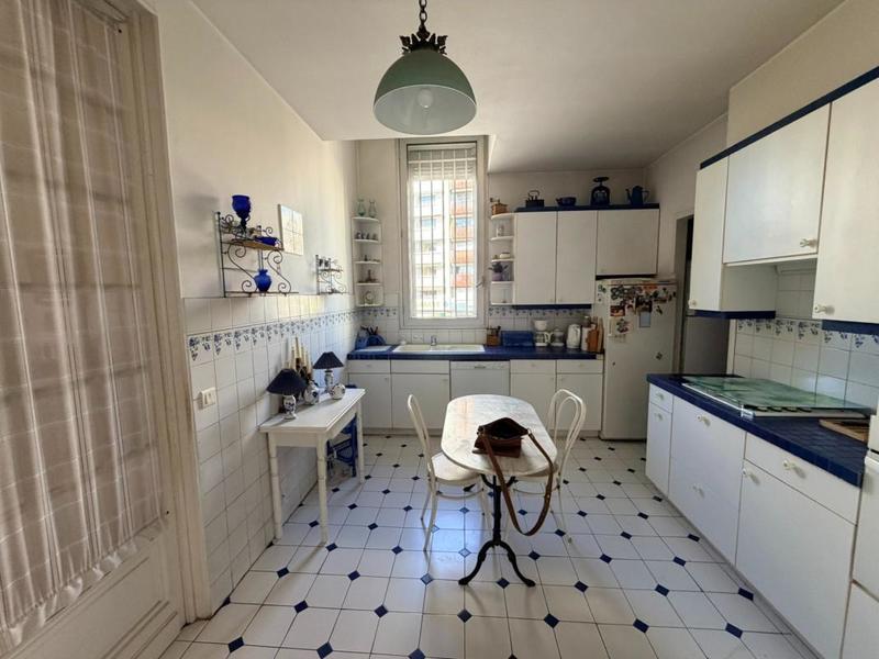 Appartement - 204 m² - 6 pièces