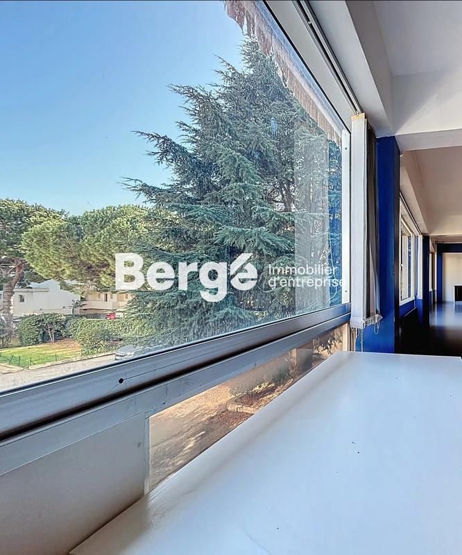 Bureau - 120 m² - 1 pièce