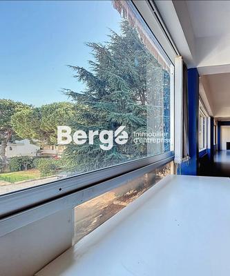 Bureau - 120 m² - 1 pièce