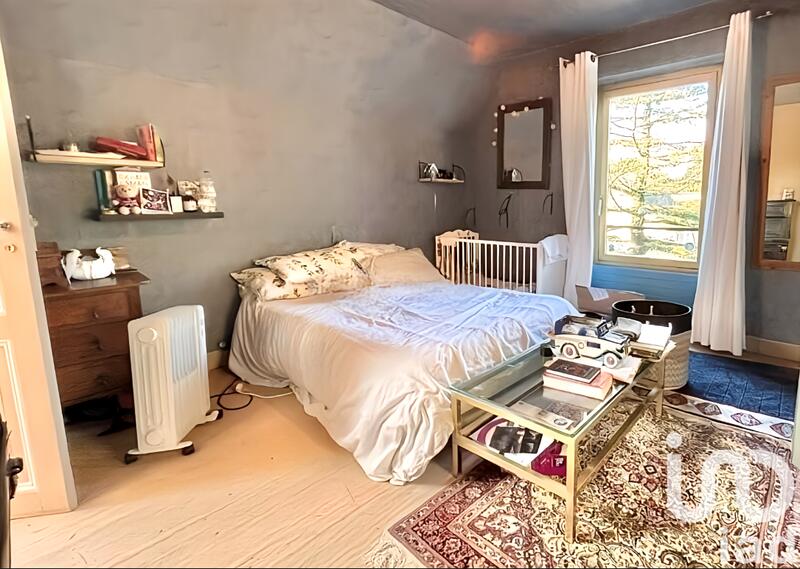 Maison - 228 m² - 10 pièces