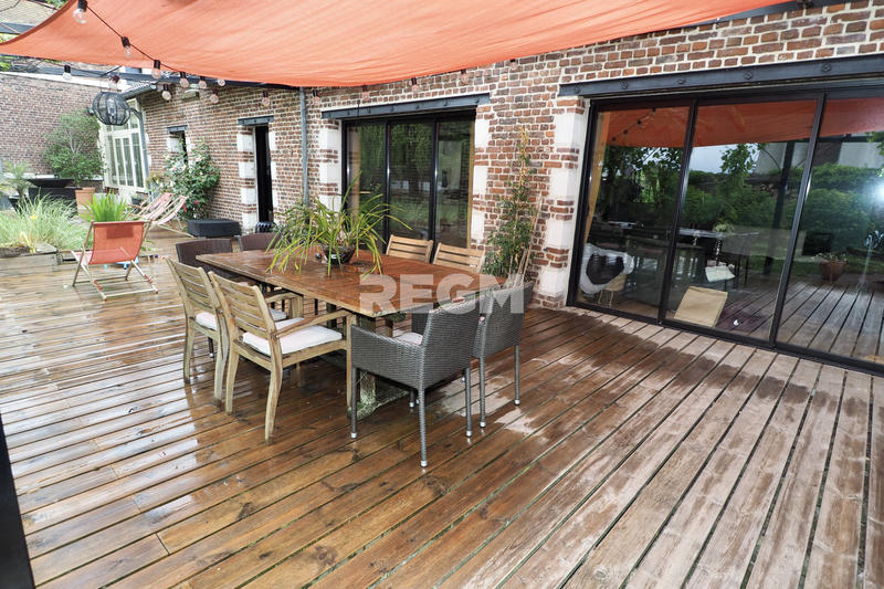 Maison - 310 m² - 8 pièces