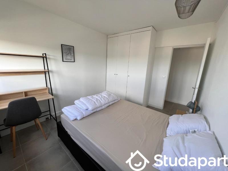 Chambre - 11 m² - 1 pièce