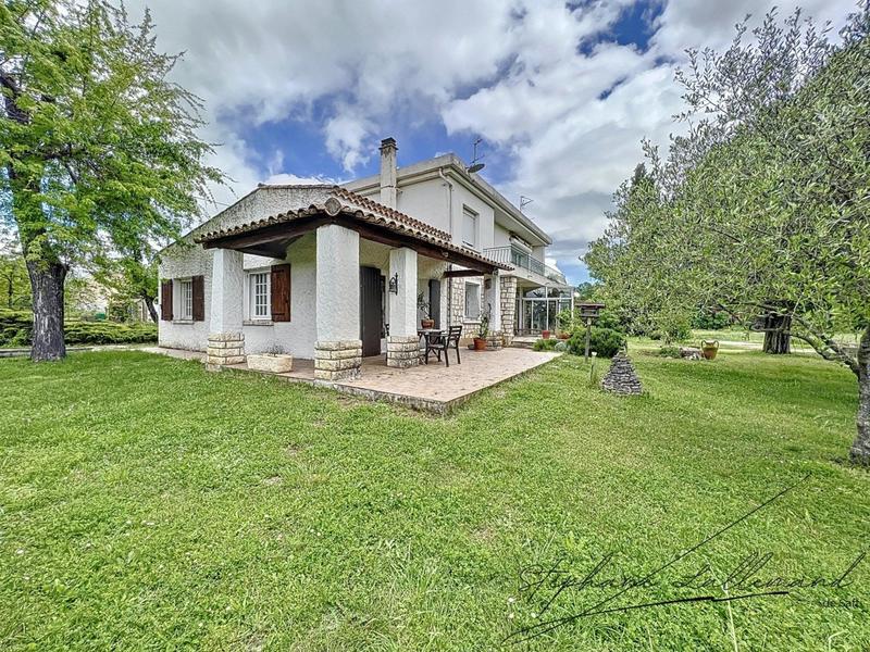 Maison - 190 m² - 10 pièces