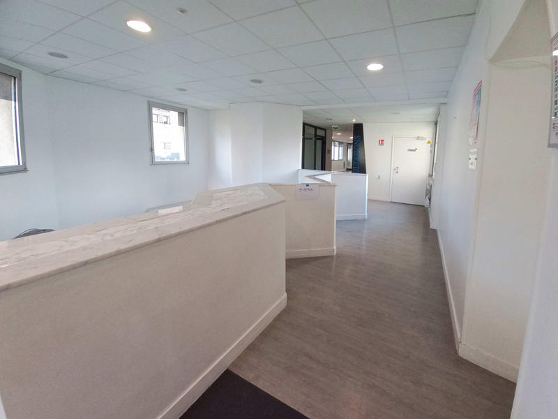 Local commercial - 581 m²