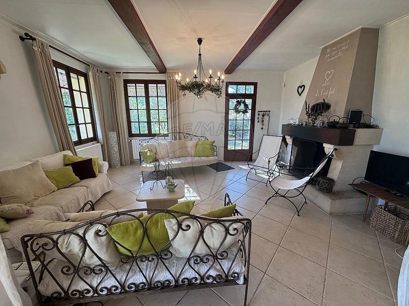 Maison en pierre - 220 m² - 6 pièces