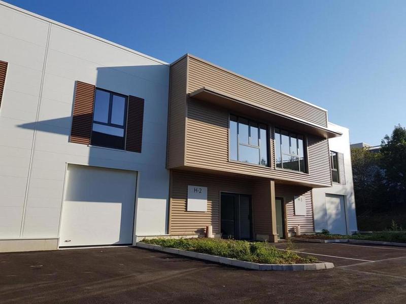 Local d'activité / Entrepôt - 229 m²