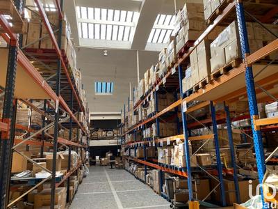 Local commercial - 4 400 m²