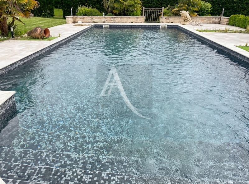 Maison - 163 m² - 7 pièces