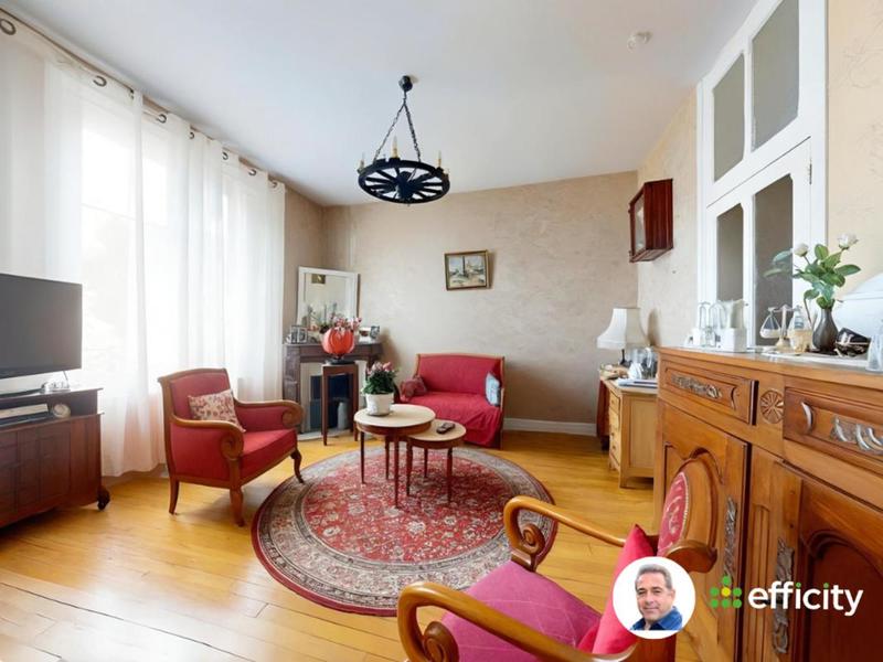 Maison - 240 m² - 12 pièces