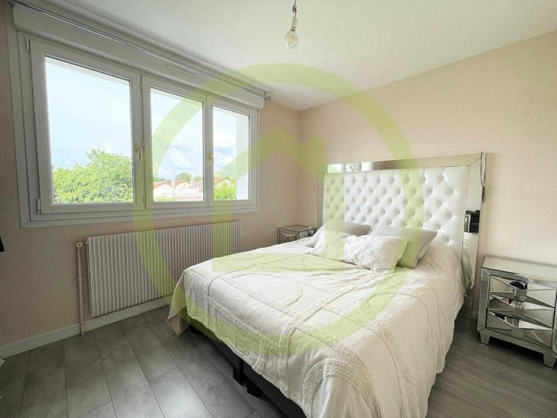 Maison - 230 m² - 6 pièces