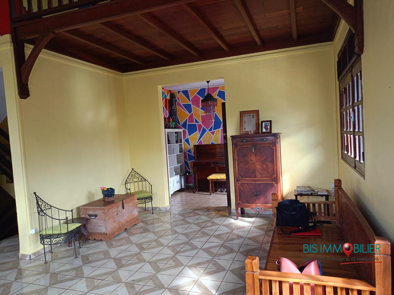 Maison - 184 m² - 5 pièces