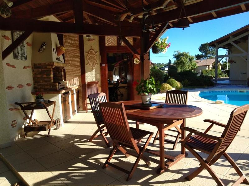 Maison - 238 m² - 5 pièces