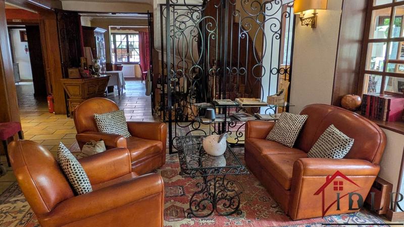 Propriété - 460 m² - 16 pièces