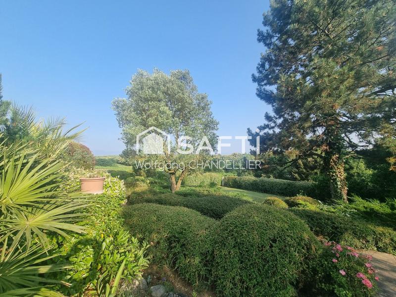 Maison - 200 m² - 7 pièces