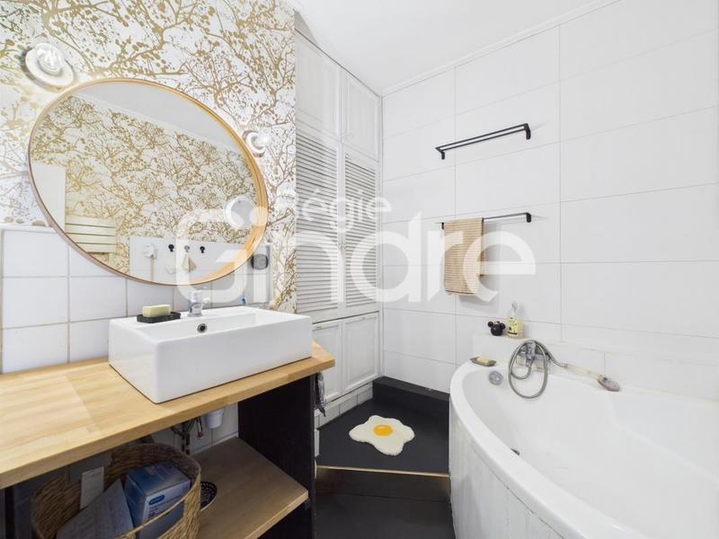 Appartement - 99 m² - 4 pièces