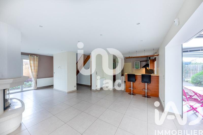 Maison - 180 m² - 7 pièces