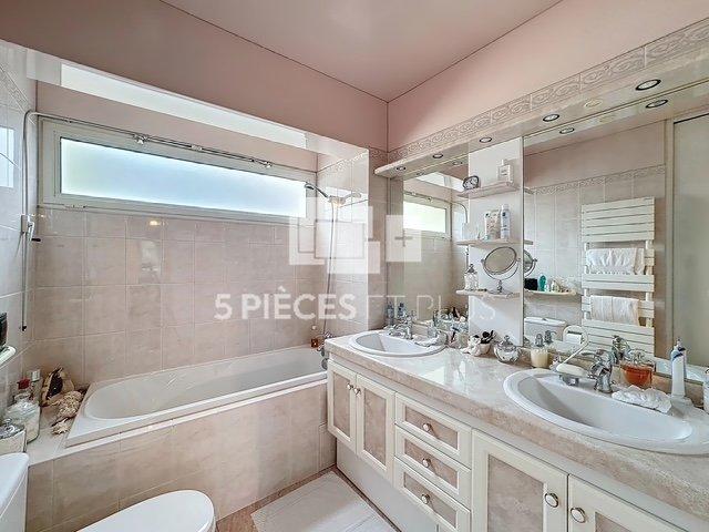 Maison - 101 m² - 5 pièces