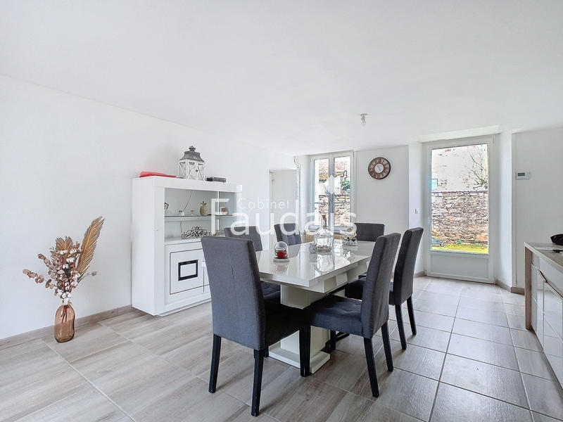 Maison - 160 m² - 6 pièces