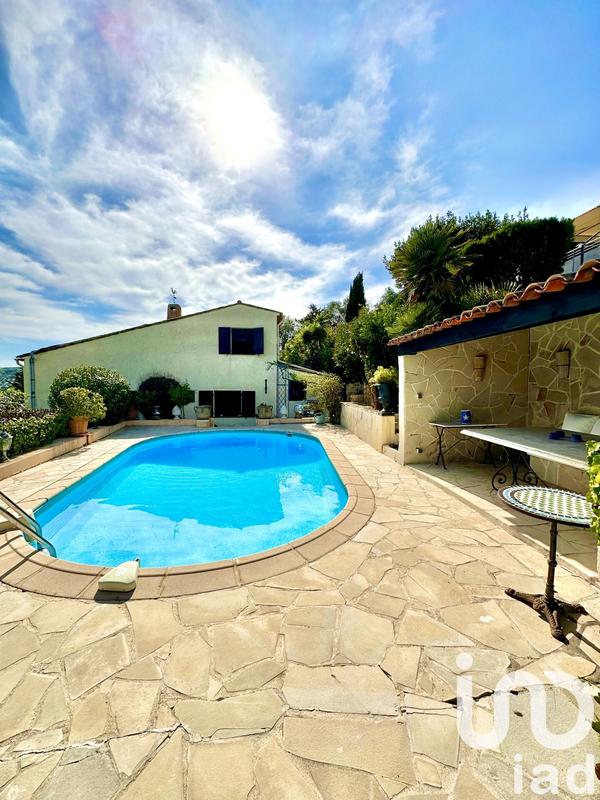 Maison - 141 m² - 5 pièces