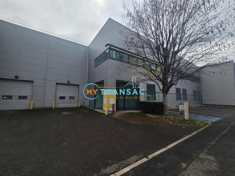 Local d'activité / Entrepôt - 801 m²