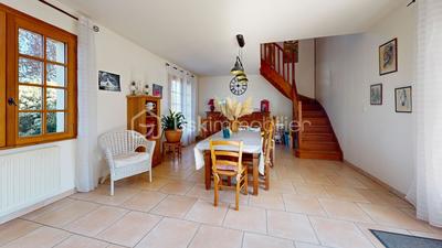 Maison - 237 m² - 7 pièces