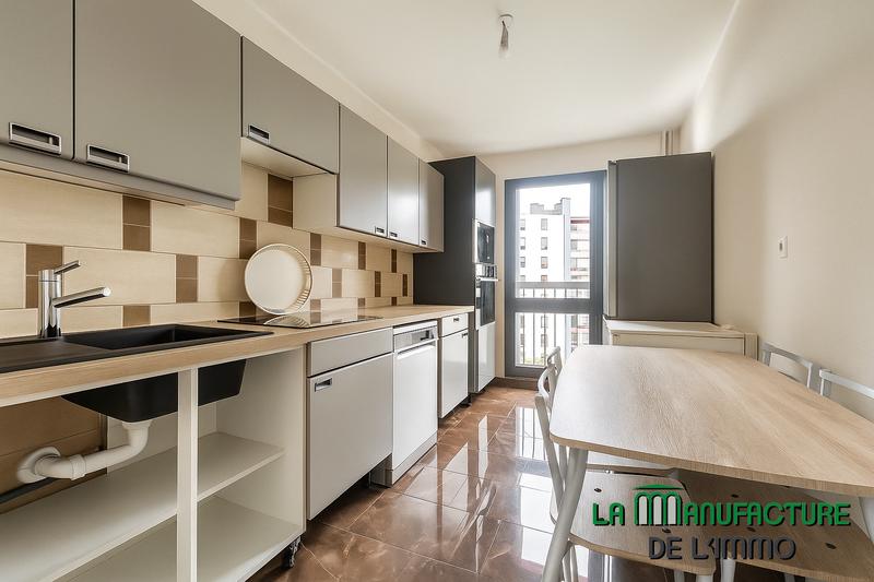 Appartement - 80 m² - 4 pièces